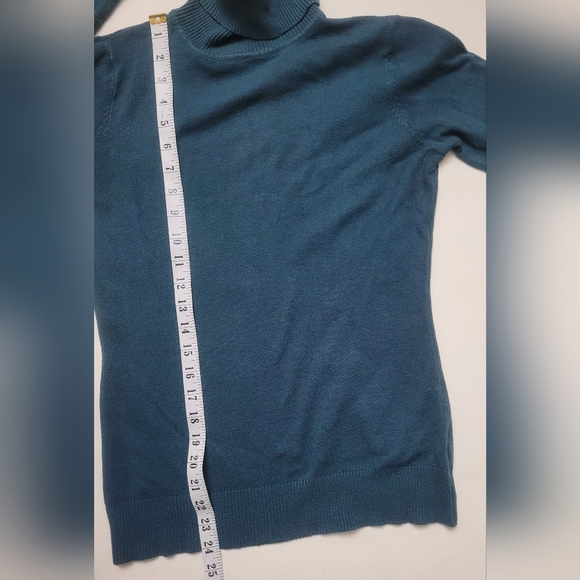 OLKO - Turtleneck Sweater - Size S/M - Picture 5 of 7